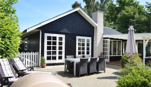 Three-Bedroom Vacation Home 