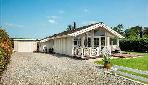 Three-Bedroom Holiday Home 