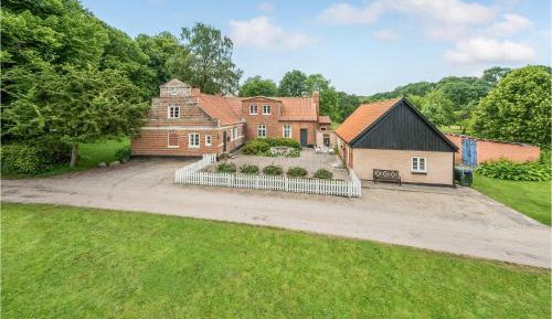 Five-Bedroom Holiday Home