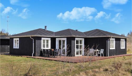 Three-Bedroom Holiday Home 
