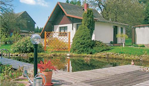 One-Bedroom Holiday Home