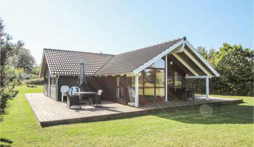Three-Bedroom Holiday Home 