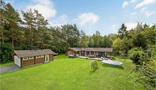 Four-Bedroom Holiday Home