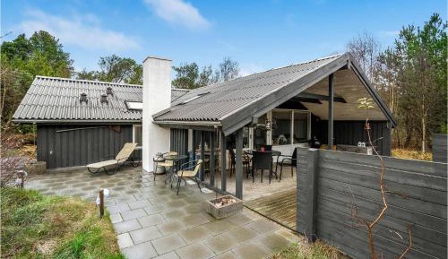 Three-Bedroom Holiday Home 