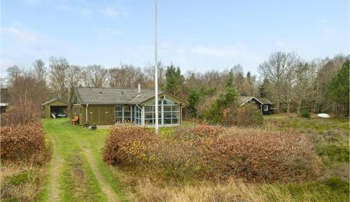 Three-Bedroom Holiday Home 