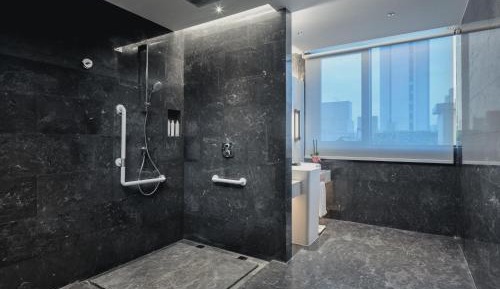 Double Room with Mobility Accessible Roll In Shower