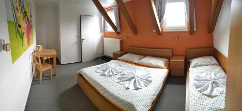 Triple Room with Bathroom