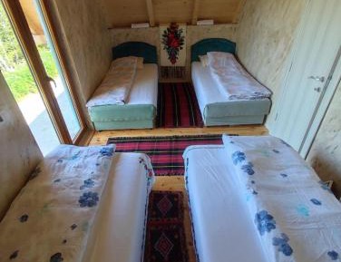 Economy Quadruple Room with Shared Bathroom