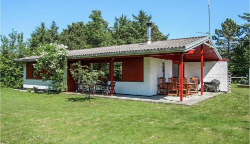 Three-Bedroom Holiday Home 