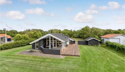 Three-Bedroom Vacation Home 