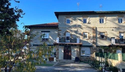 Standard Double Room with Shared Bathroom