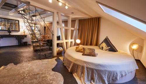 Suite with Spa Bath