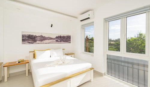 Deluxe Triple Room with Sea View