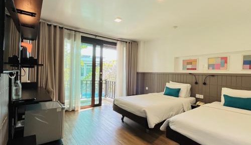 Deluxe Twin Room with Balcony