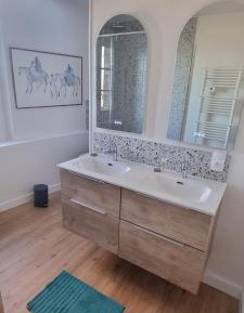 Deluxe Double Room (2 Adults + 1 Child)