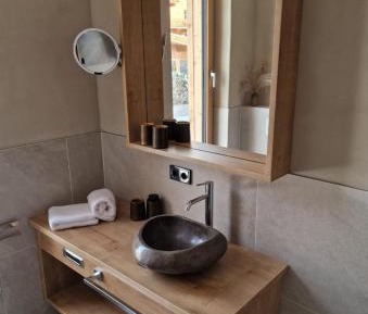 Comfort Apartment with Shower