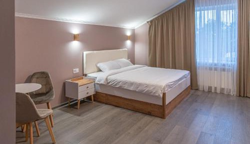 Deluxe Double Room with Shower