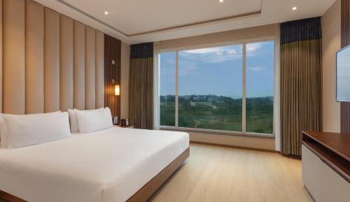 Premier Suite (20% F&B service and 20% Spa service)