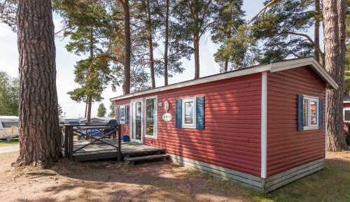 Cottage (6 Adults)