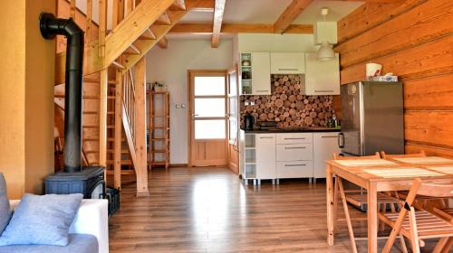 Apartment with Mountain View