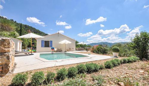 Three-Bedroom Holiday Home 