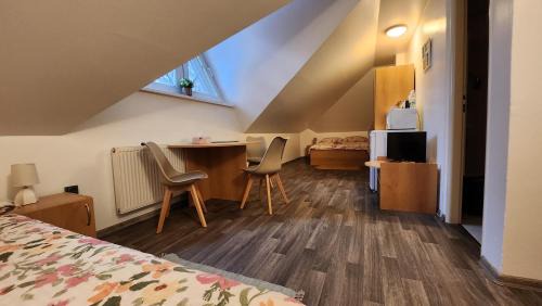 Triple Room with Bathroom
