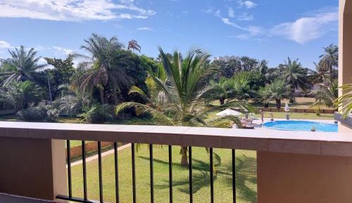 Apartment with Pool View 