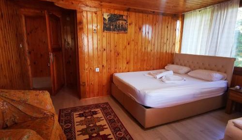 Economy Quadruple Room