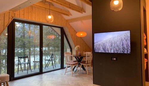 Apartment with Mountain View