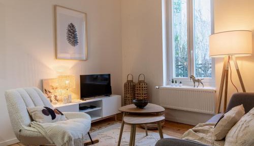 Apartment with Garden View
