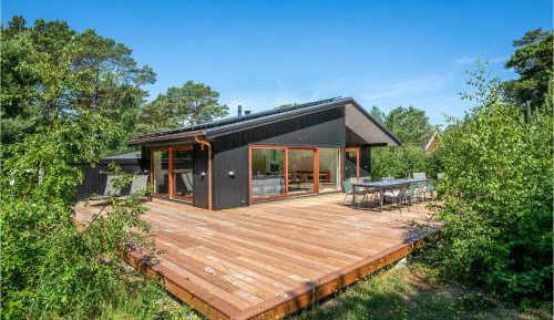 Five-Bedroom Holiday Home