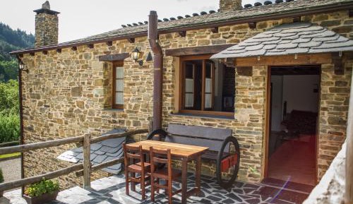 Apartment with Mountain View