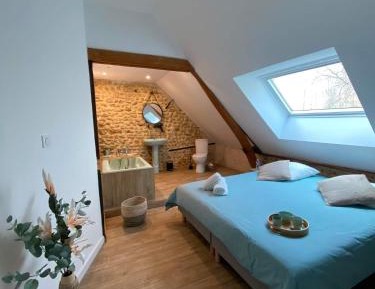 Double Room with Private Bathroom