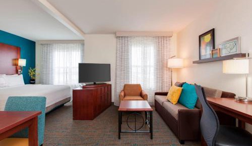 King Studio with Sofa Bed