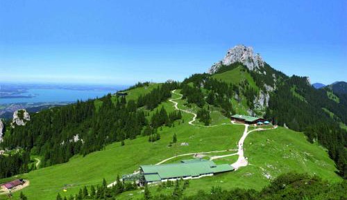 Bed in 8 Bed Family Room with Mountain View