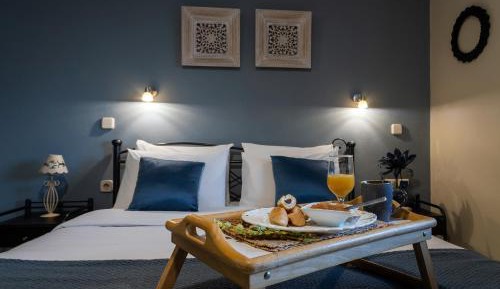 Double or Twin Room with Mountain View