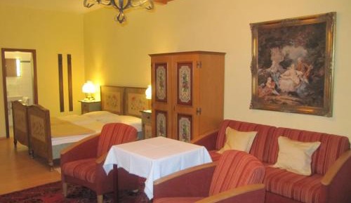 Basic Triple Room