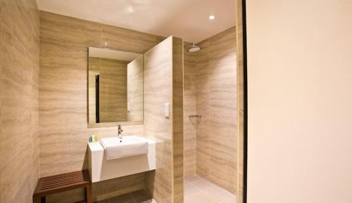 Nap Room and Lounge Use + Free meals (Common Shower & Toilet) Check-in 2PM & Check-out 12PM