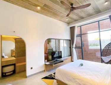 Double Room with Pool View