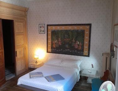 Standard Double Room with Shared Bathroom