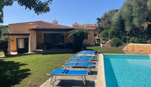 Villa with Garden View