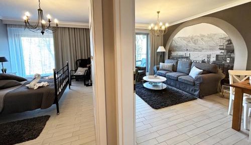 One-Bedroom Apartment with Balcony