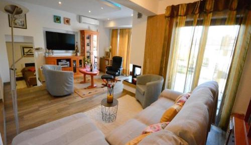 Four-Bedroom Holiday Home with Terrace