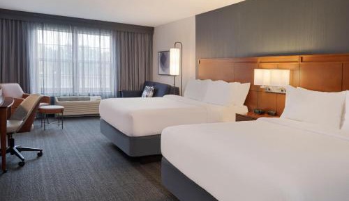 Large Queen Room with Two Queen Beds