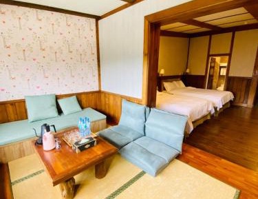 Quadruple Room with Mountain View