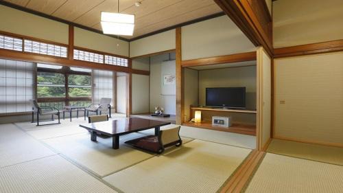 Japanese-Style Room with Tatami-area and Shared Bathroom 