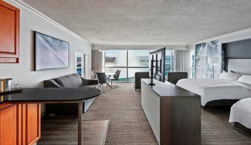 Junior Presidential Suite 