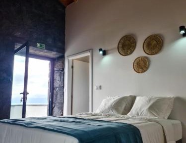 Deluxe Double Room with Balcony and Sea View