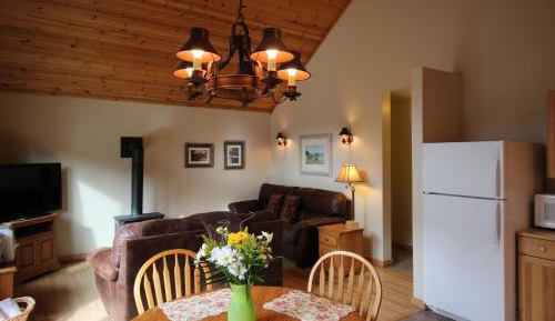 Cottage with Balcony