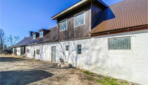 Three-Bedroom Holiday Home 